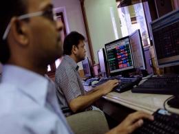 Indian shares snap 5-day rally on weak global cues, post weekly gain