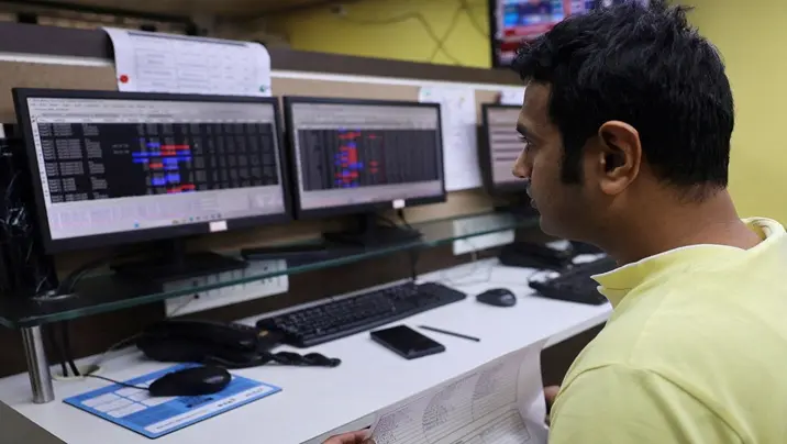 JPMorgan downgrades India equities to 'neutral' on oil-led earnings risks, higher valuations