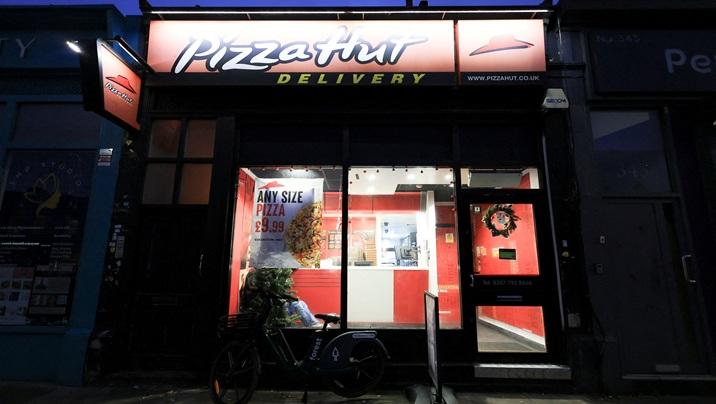 America's pizza chains Papa John's and Pizza Hut edge closer to finding new owners