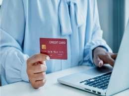 How Business Credit Cards Help Startups Manage Early Cash Flow