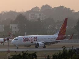 SpiceJet reports profit on one-time gain; Jet Airways cuts losses in Q4