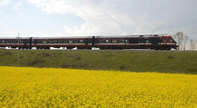 Nandan Nilekani, Helion and others write another cheque for RailYatri