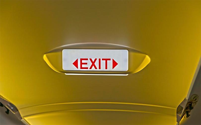 Sumitomo Mitsui Trust Bank exits Reliance Capital