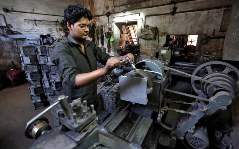 Government seeks to tap foreign lenders for loans to small firms