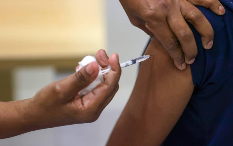 Indian experts urge faster inoculations ahead of free COVID-19 shots