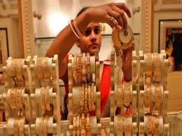As gold hits records, Indians opt for bars and coins over jewellery